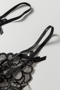 Negligé Leandra mit Spitze in schwarz LC31517 Detailansicht Träger - Organza Lingerie 