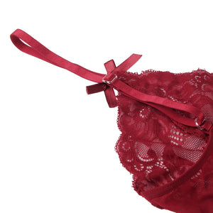 Leandra bordeaux Negligé Set von Organza Lingerie - Packshot nur Negligé Set Detail Träger und Cup.