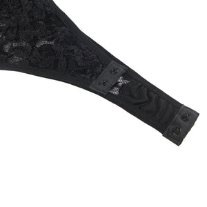 Spitzenbody Talea in schwarz von Organza Lingerie. Body Detailansicht Verschluss im Schritt.