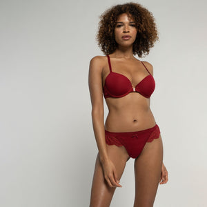 Sassi String rot Vollansicht - Organza Lingerie