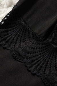 Clara Dessouskleid in schwarz mit Spitzendetails im Dekolleté von Organza Lingerie. Detailansicht 2.