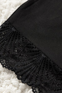 Clara Dessouskleid in schwarz mit Spitzendetails im Dekolleté von Organza Lingerie. Detailansicht Saum.