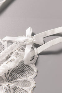 Negligé Set mit Neckholder Alana in weiß mit Accessoires Detailansicht Träger - Organza Lingerie 